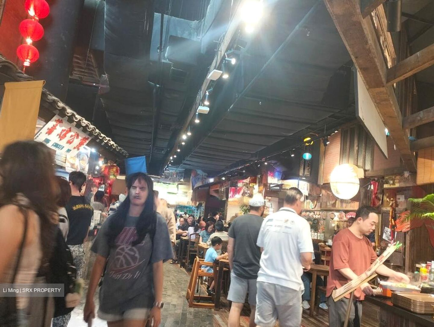 Beach Road (D7), Retail #506747771